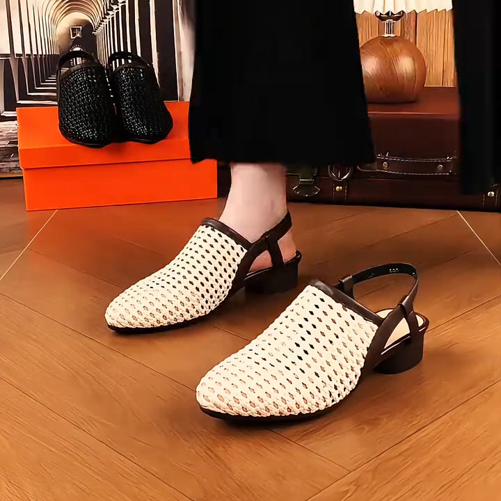 Woven cut out pointed pump in black
