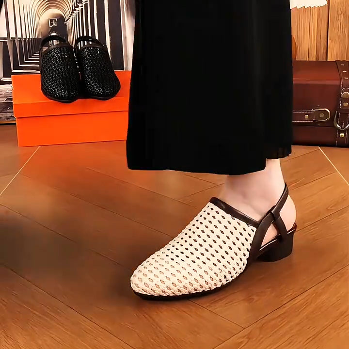 Woven cut out pointed pump in black