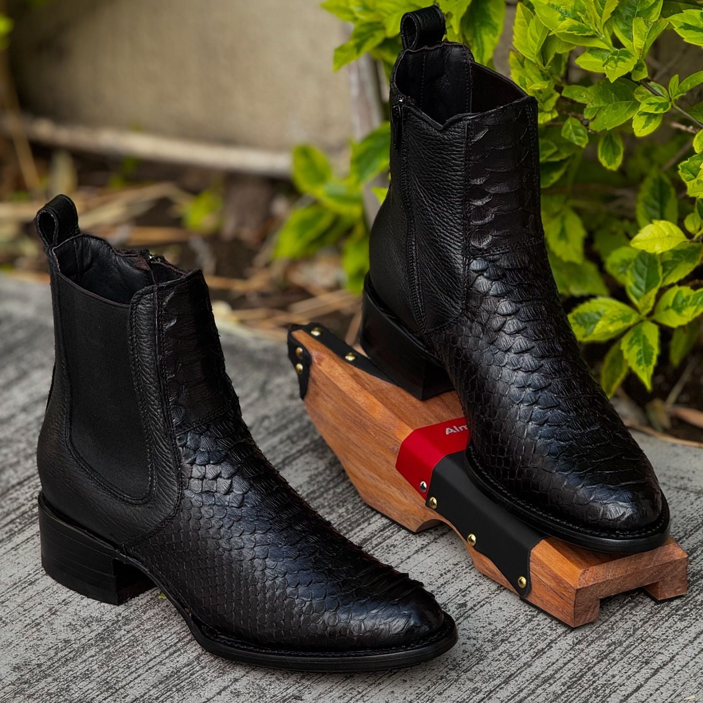 Brown shiny leather crocodile pattern men's boots