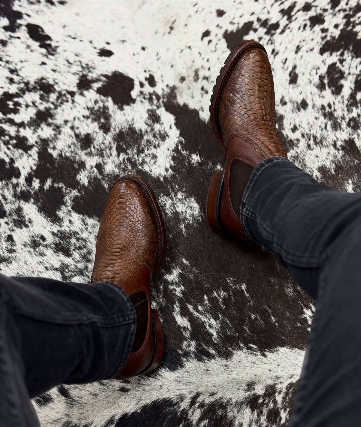 Brown shiny leather crocodile pattern men's boots