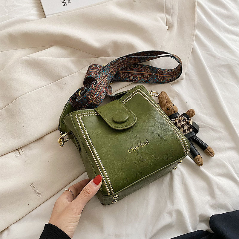 Retro commuter wide shoulder strap Messenger bag