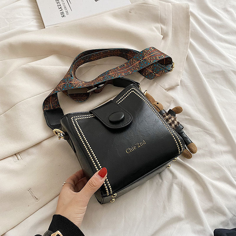 Retro commuter wide shoulder strap Messenger bag