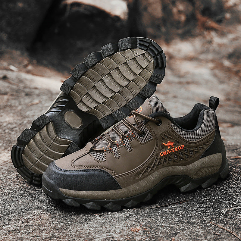 Wear-resistant and dirt-resistant outdoor hiking shoes