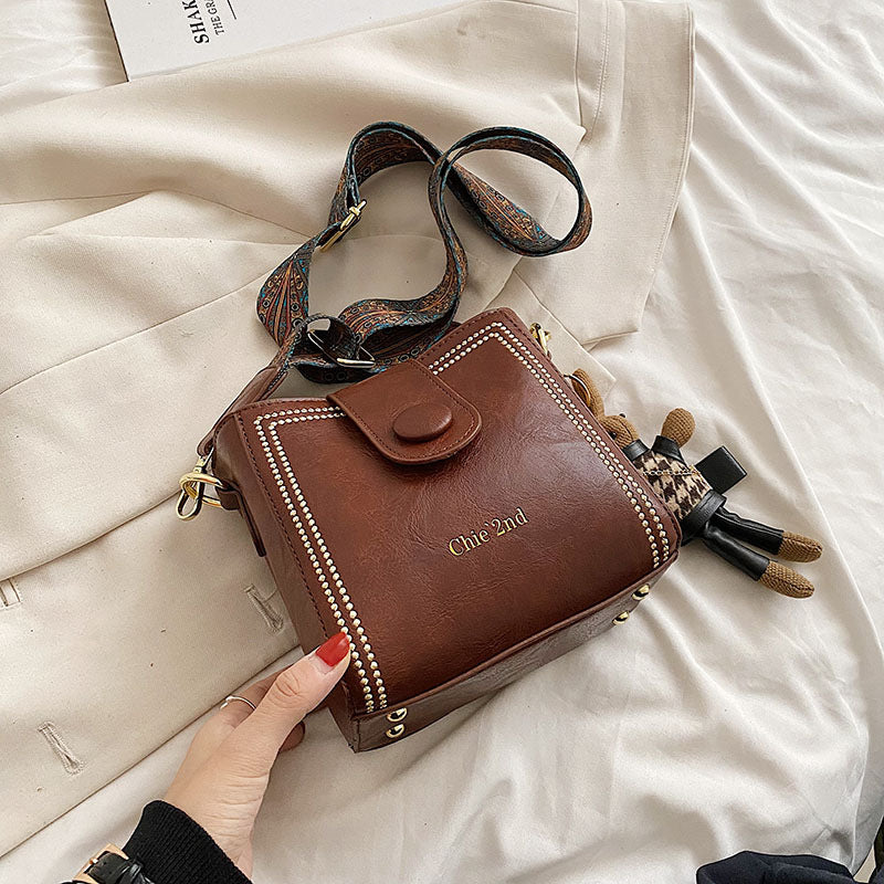 Retro commuter wide shoulder strap Messenger bag
