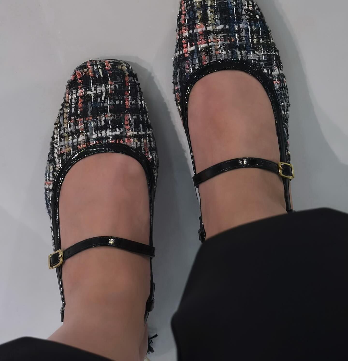 Italian hand-woven cotton and linen low-heeled loafers