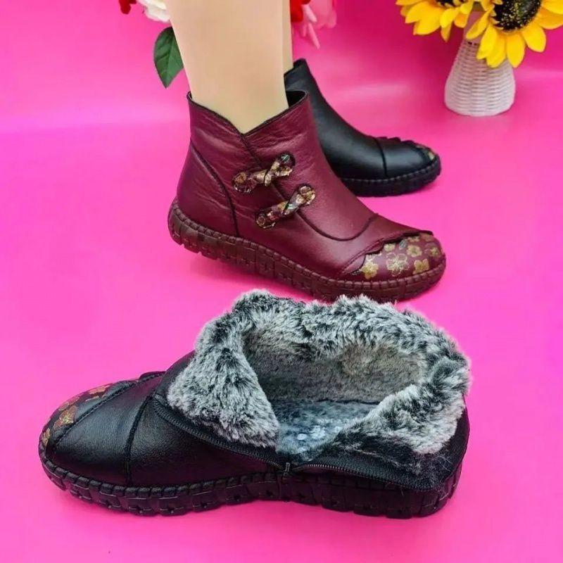 Non-slip, flat-soled boots