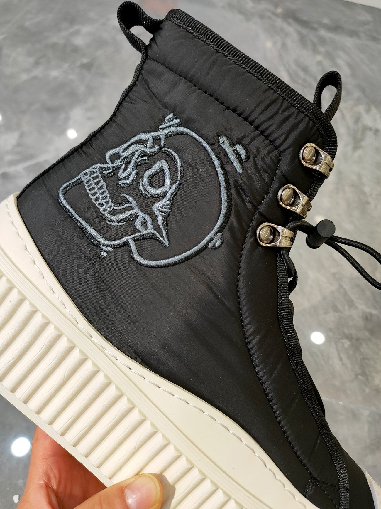 New autumn black high-top canvas shoes