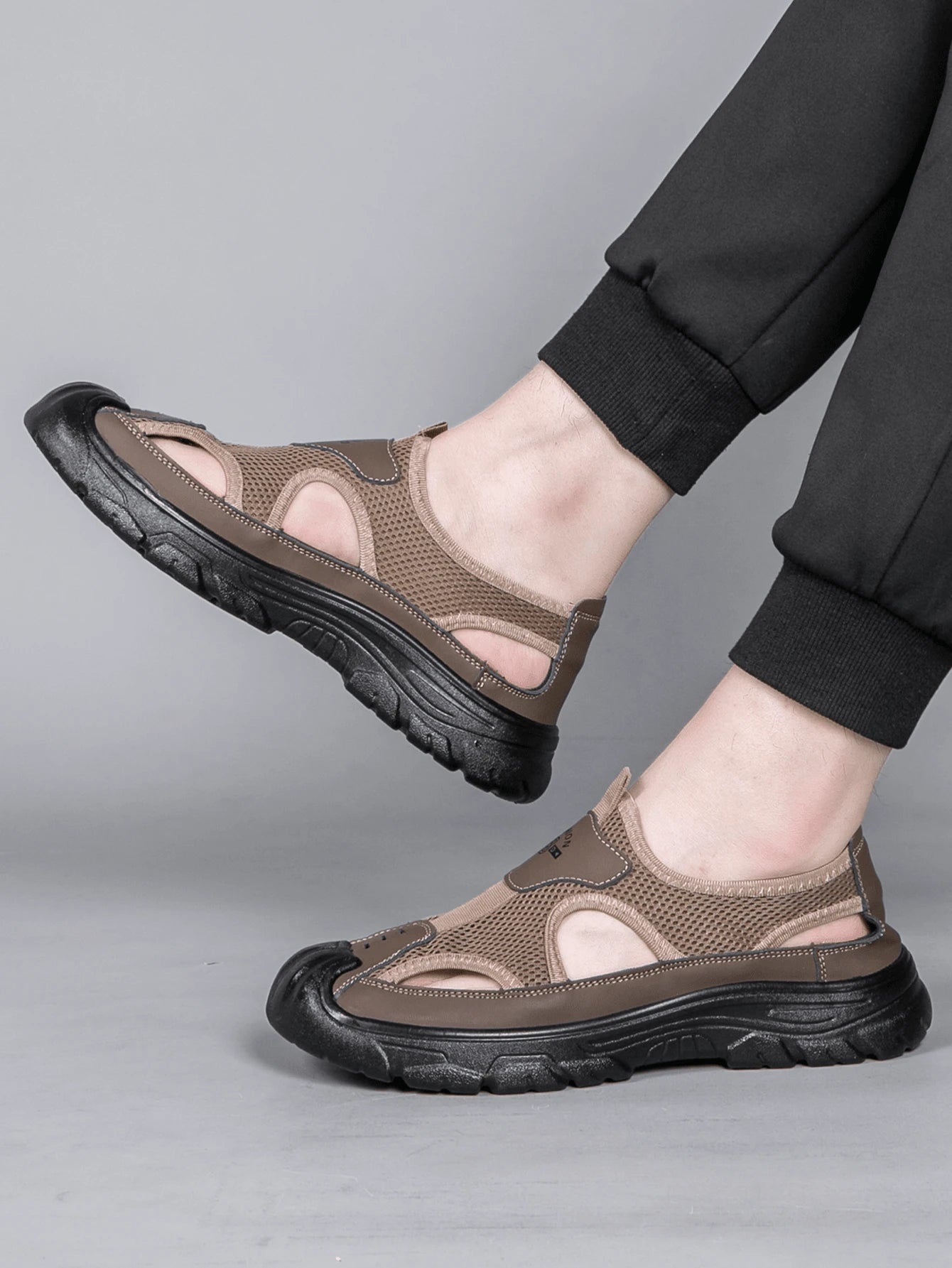 Thick-soled lightweight casual sandals