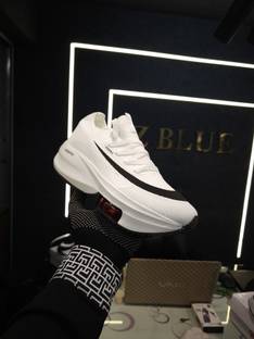 Training Stylish With Extra Comfort Running Sneakers