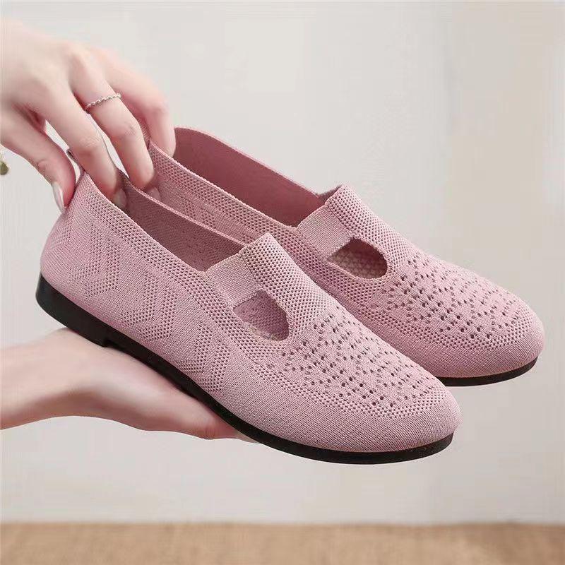 Soft-soled walking shoes