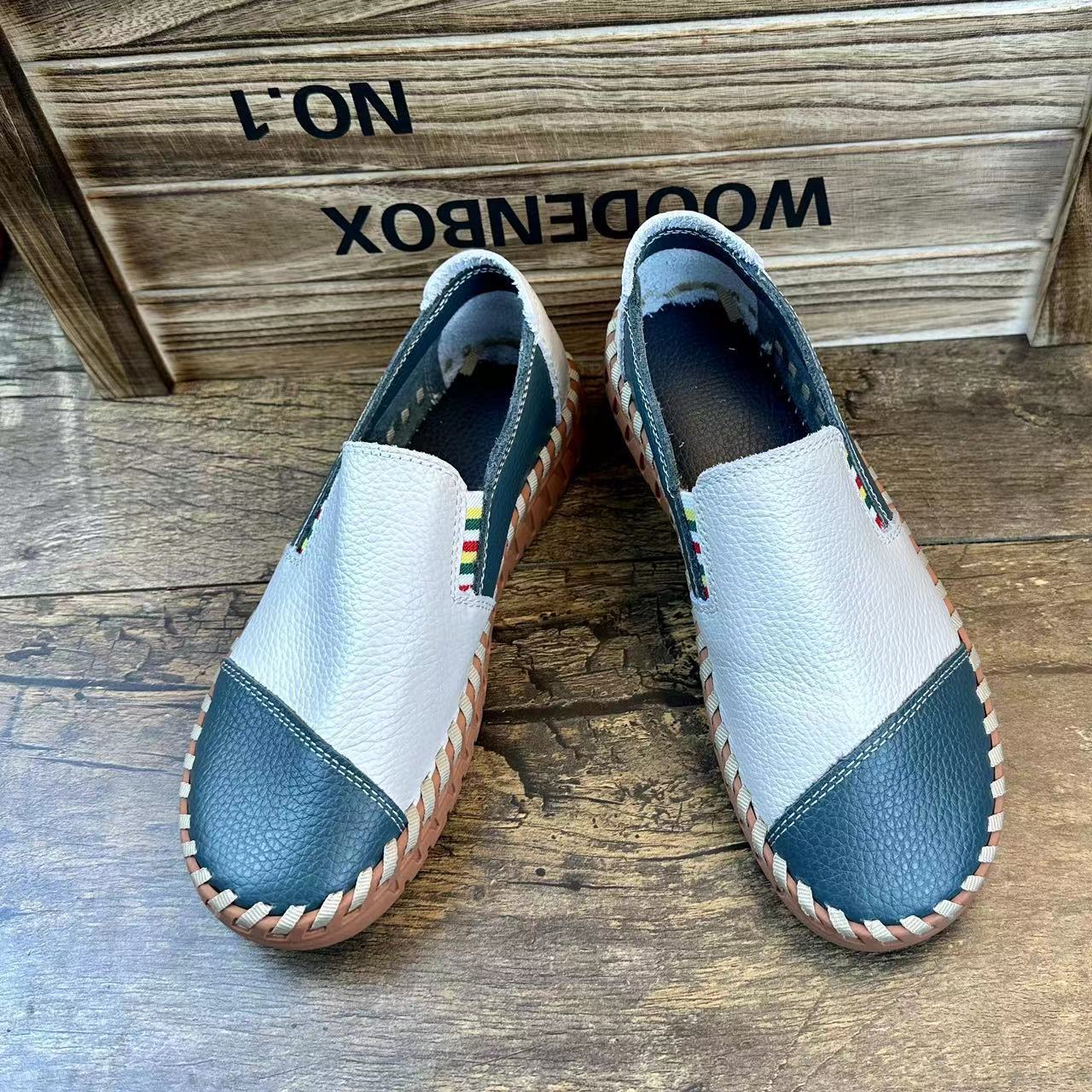 Handmade cowhide orthopedic loafers