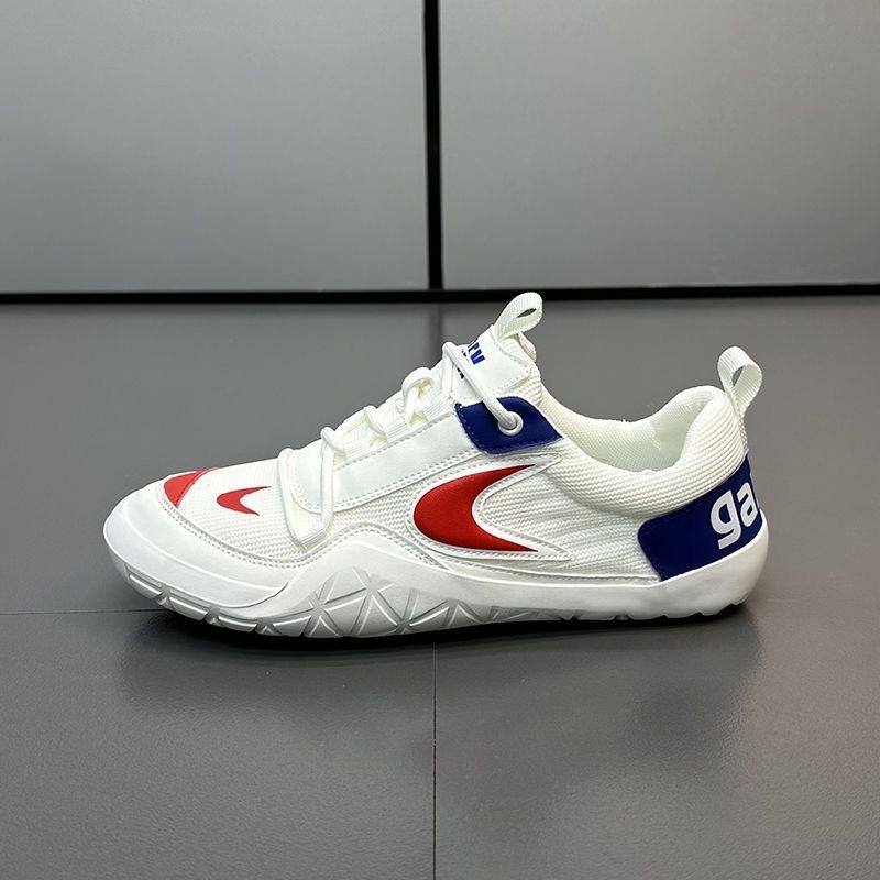 Orthopedic breathable sneakers