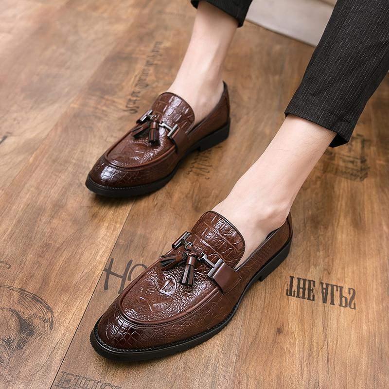 Crocodile print casual leather shoes