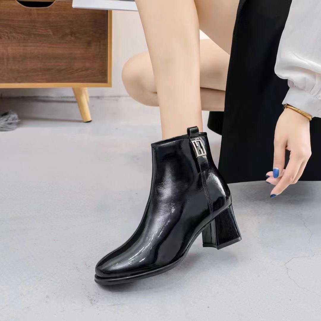 Fashion thick heel leather ankle boots