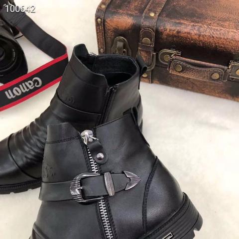 Hand Embossed Zipper Martin Boots