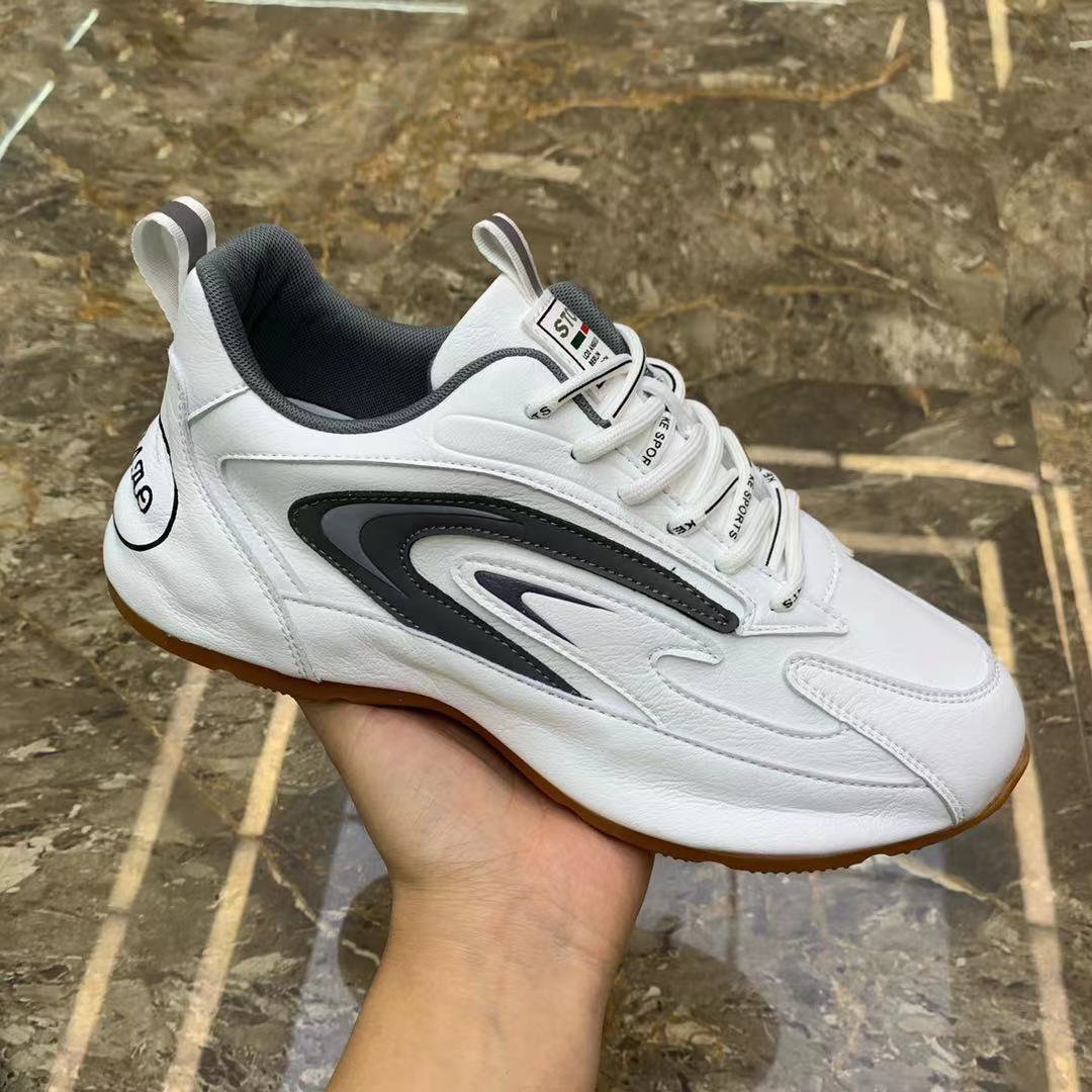 Golf sneakers